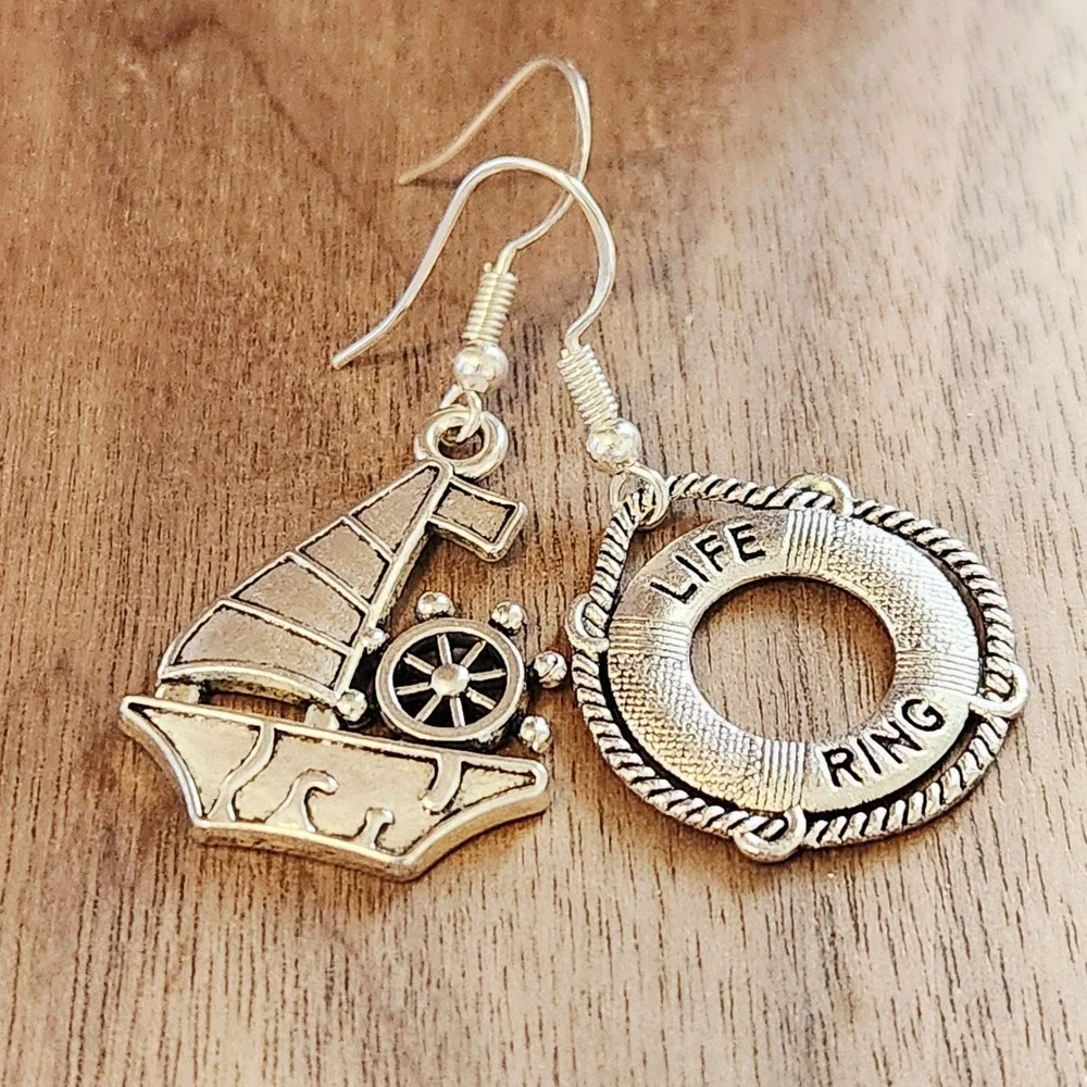 Handmade‎ Nautical Sailboat Life Ring Charm Dangle Earrings Silver Tone NEW